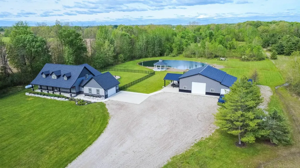 2133 Cove Road Wales Township MI 48027