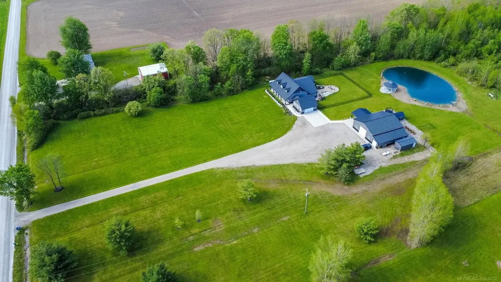 2133 Cove Road Wales Township MI 48027