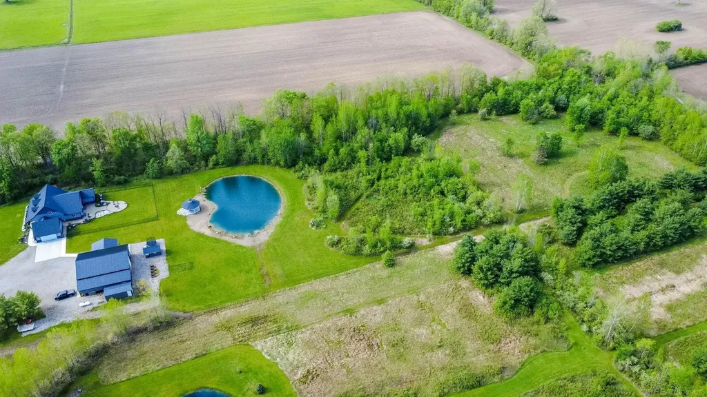 2133 Cove Road Wales Township MI 48027
