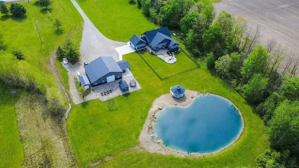 2133 Cove Road Wales Township MI 48027