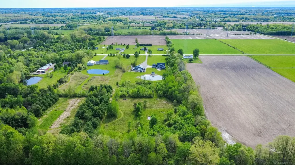 2133 Cove Road Wales Township MI 48027