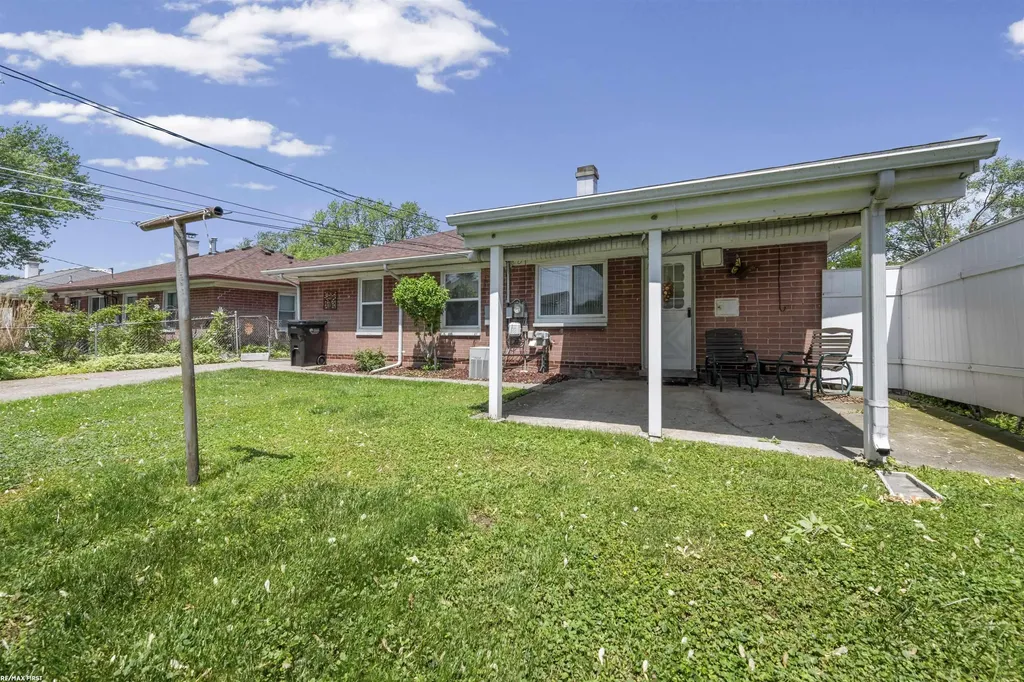 1188 E Barrett Avenue Madison Heights City MI 48071