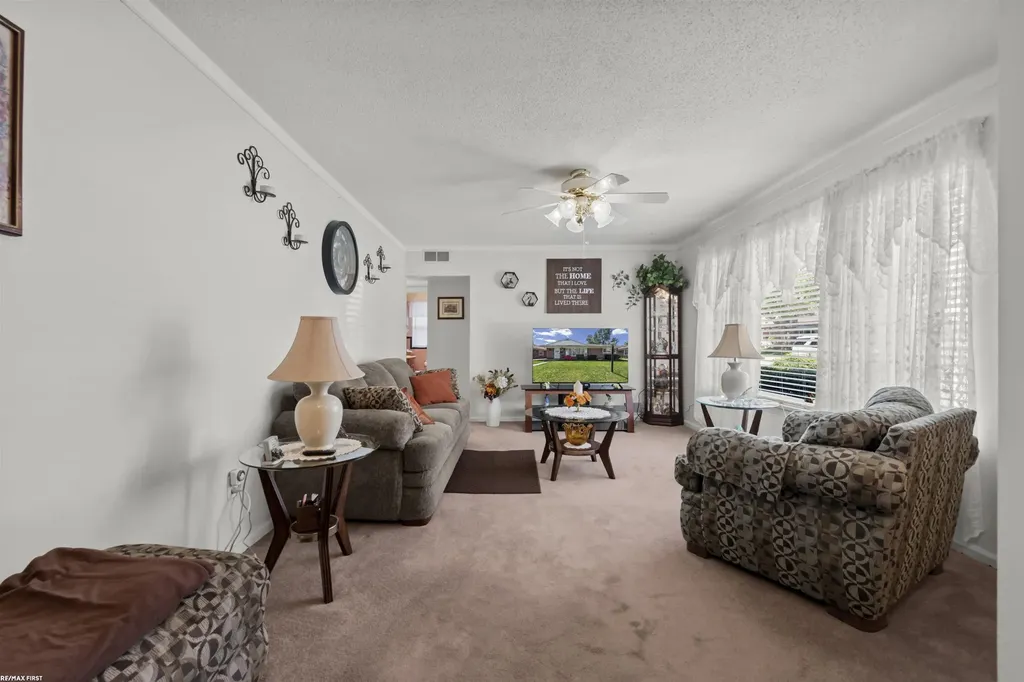 1188 E Barrett Avenue Madison Heights City MI 48071