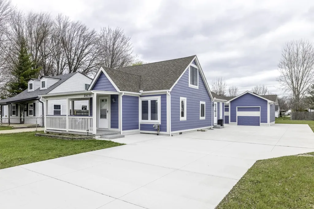 29230 Harding Street Roseville City MI 48066