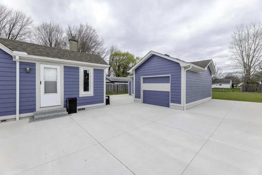 29230 Harding Street Roseville City MI 48066