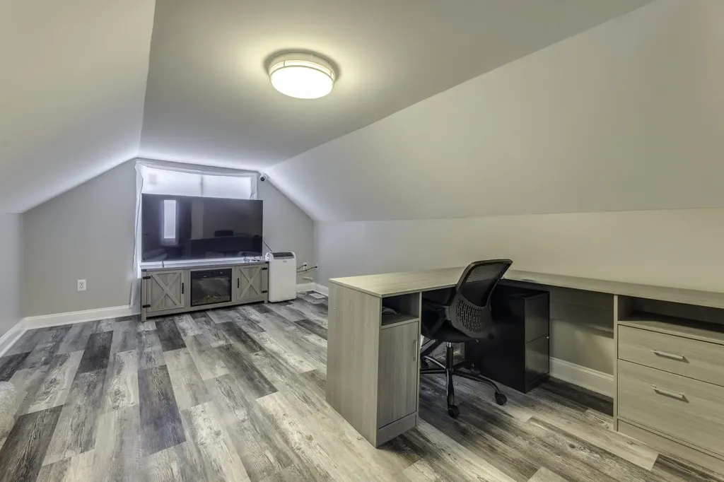 29230 Harding Street Roseville City MI 48066