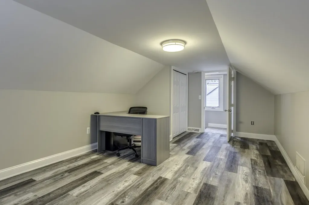 29230 Harding Street Roseville City MI 48066