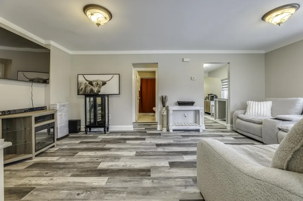 29230 Harding Street Roseville City MI 48066