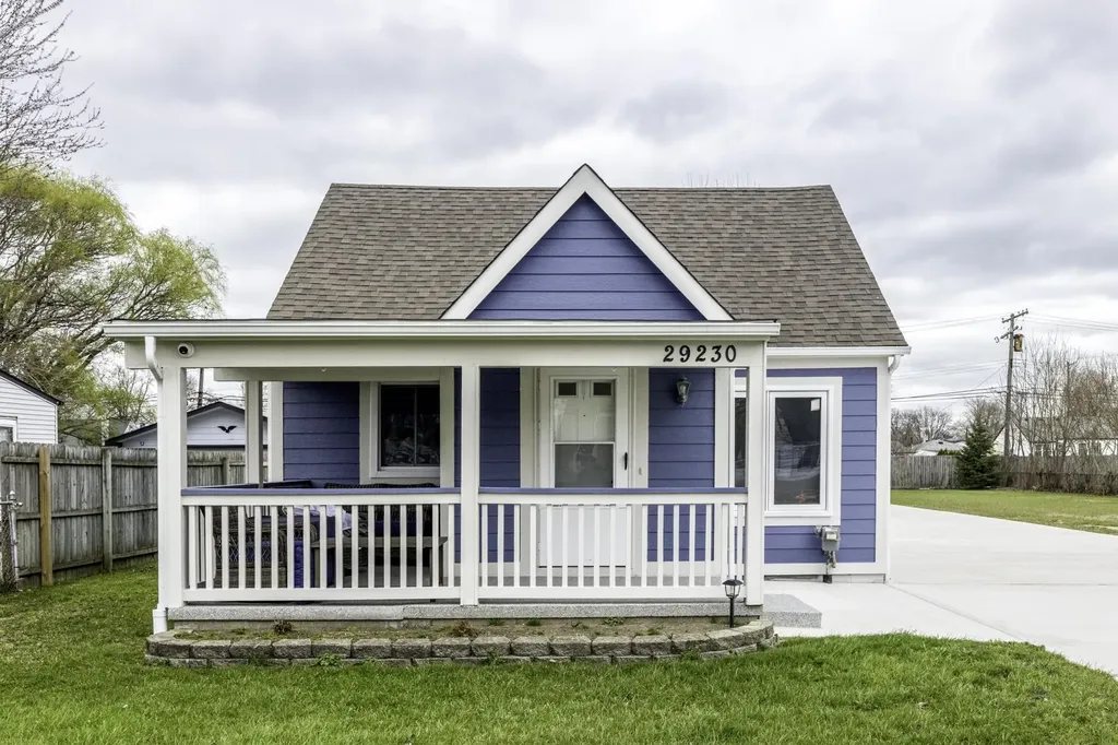 29230 Harding Street Roseville City MI 48066