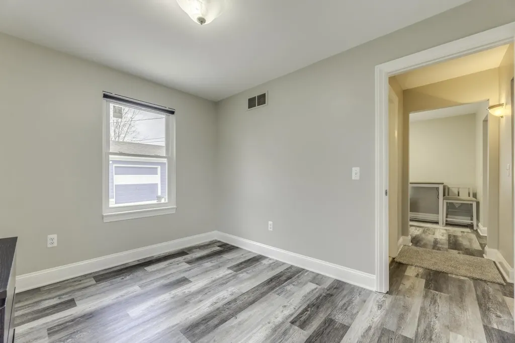 29230 Harding Street Roseville City MI 48066