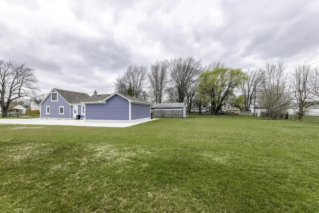 29230 Harding Street Roseville City MI 48066