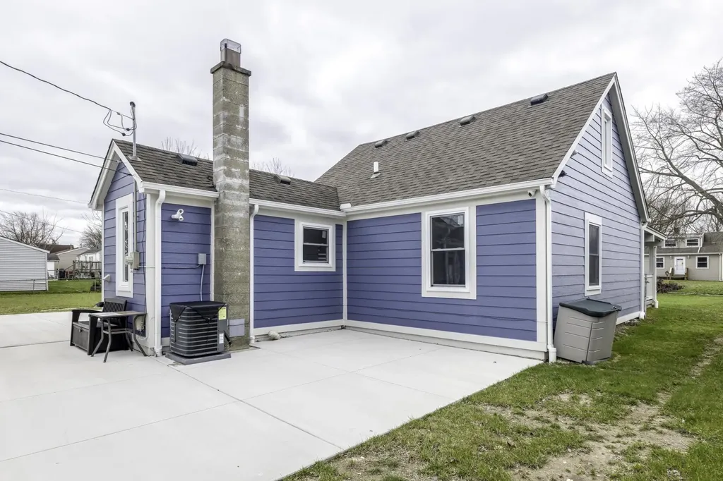 29230 Harding Street Roseville City MI 48066