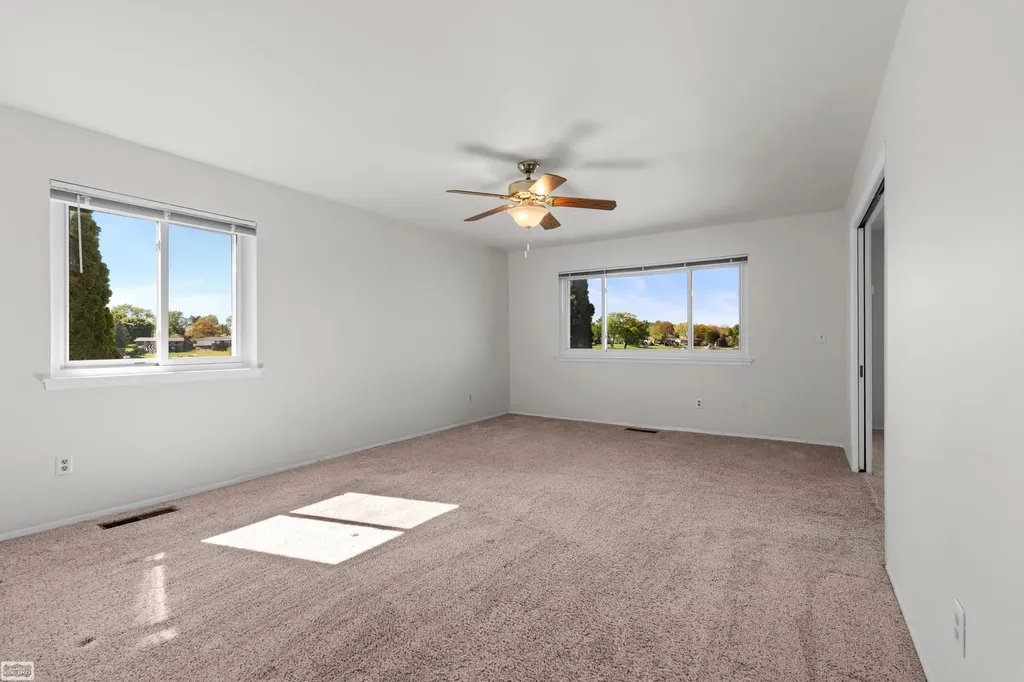 4960 Lake Point Drive Waterford Charter Township MI 48329