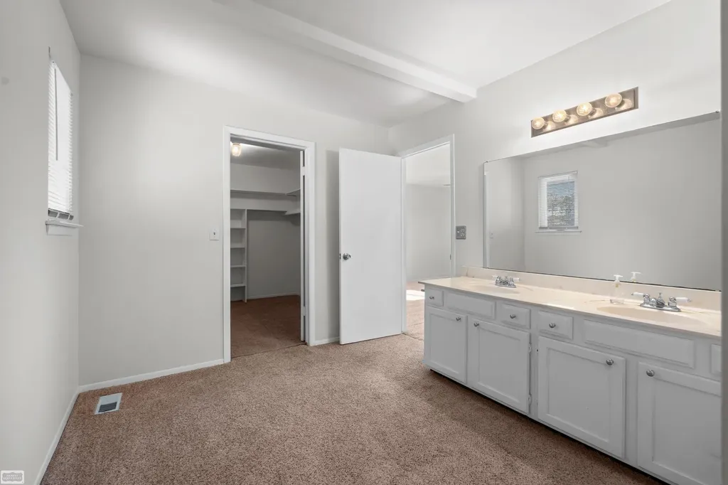 4960 Lake Point Drive Waterford Charter Township MI 48329