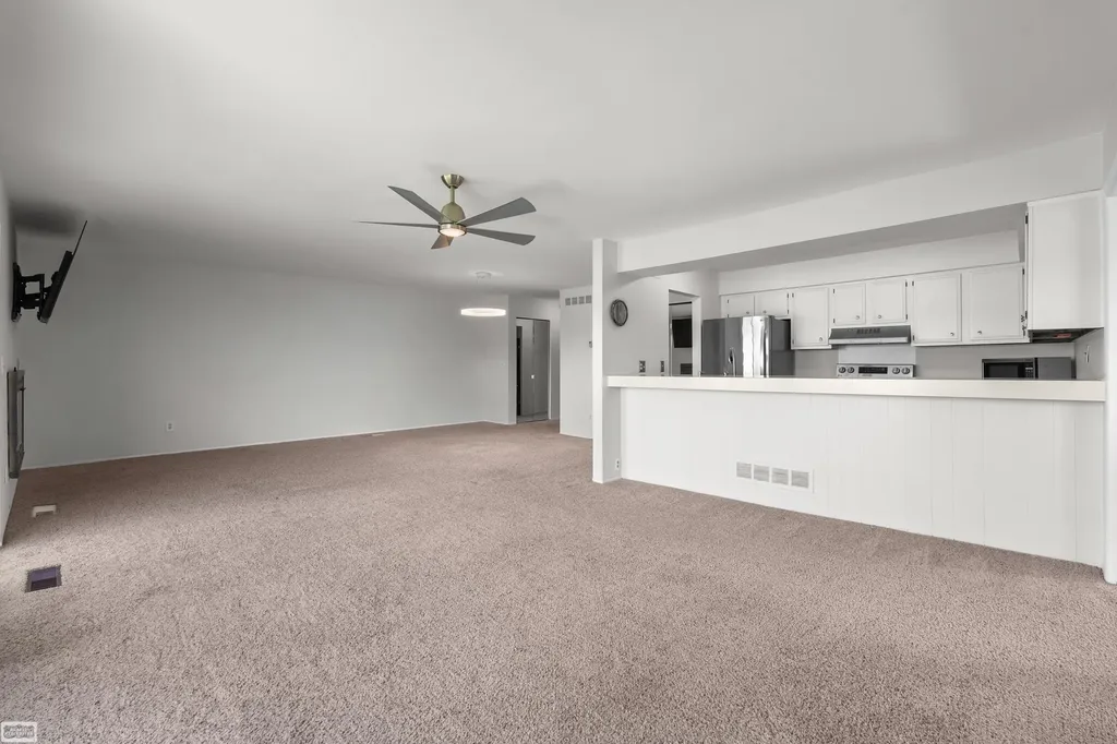 4960 Lake Point Drive Waterford Charter Township MI 48329