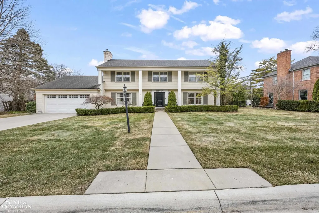 11 Wellington Place Grosse Pointe City MI 48230