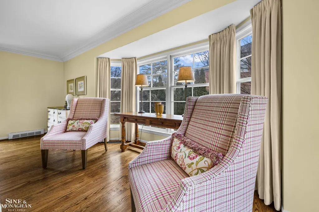 11 Wellington Place Grosse Pointe City MI 48230