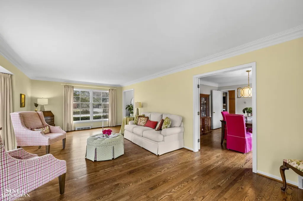 11 Wellington Place Grosse Pointe City MI 48230