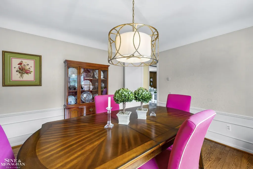 11 Wellington Place Grosse Pointe City MI 48230