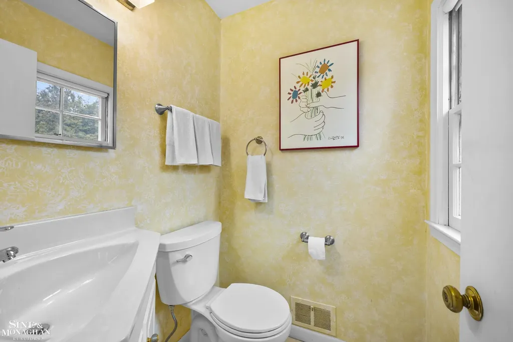 11 Wellington Place Grosse Pointe City MI 48230