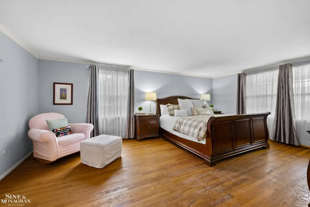 11 Wellington Place Grosse Pointe City MI 48230