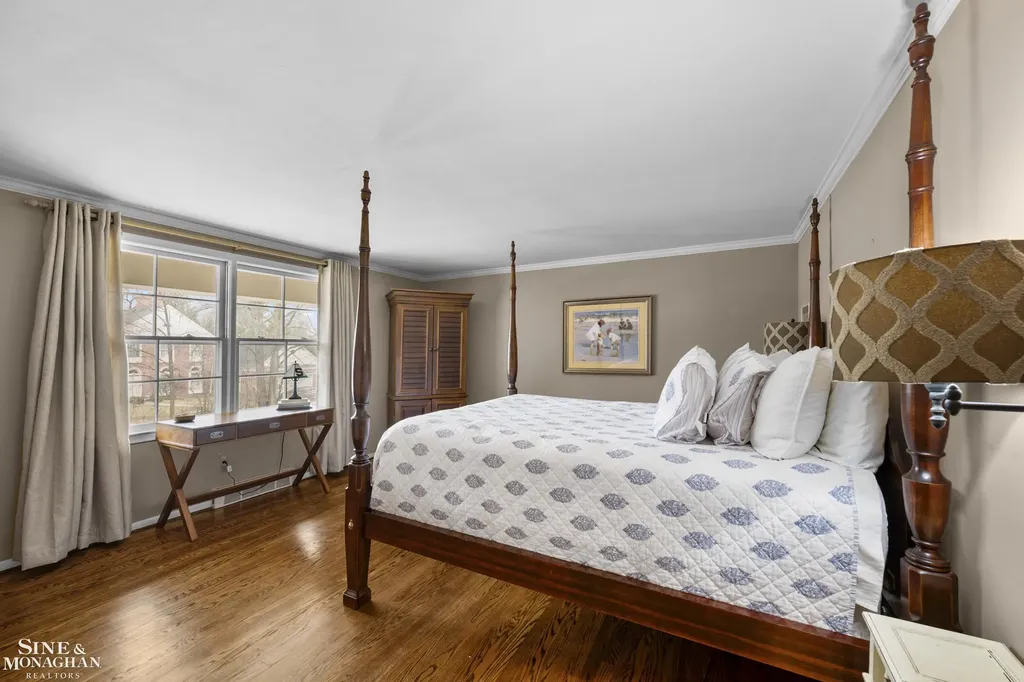 11 Wellington Place Grosse Pointe City MI 48230