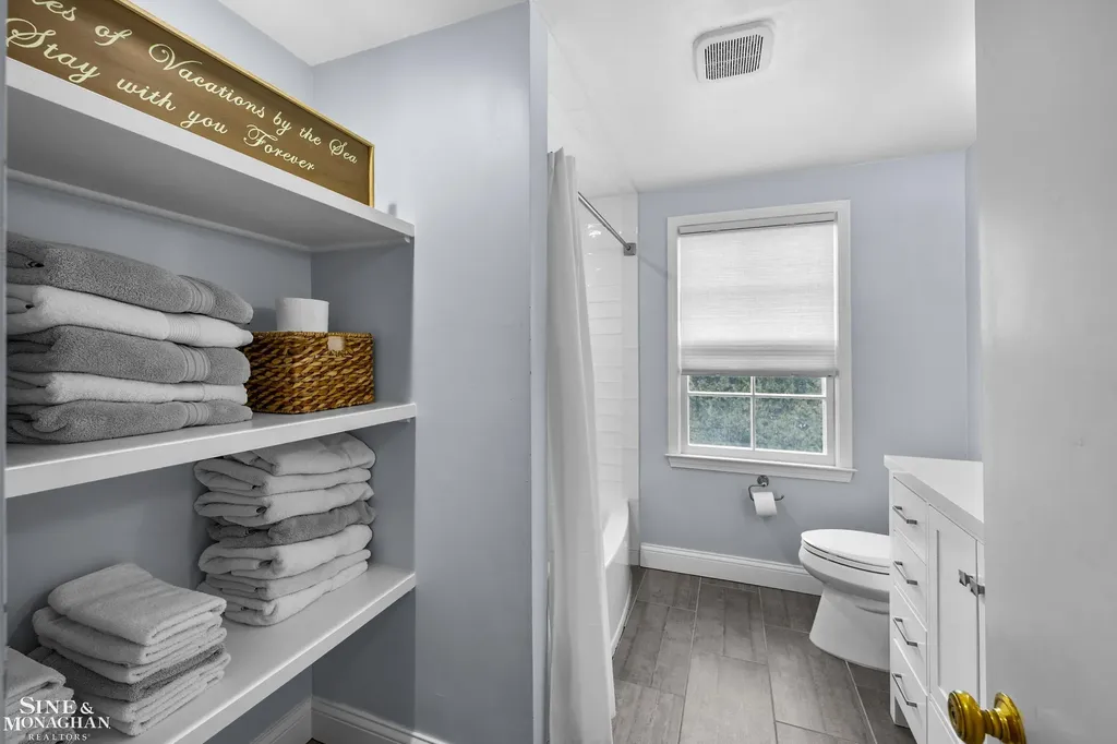 11 Wellington Place Grosse Pointe City MI 48230