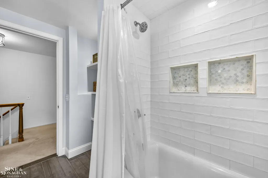 11 Wellington Place Grosse Pointe City MI 48230