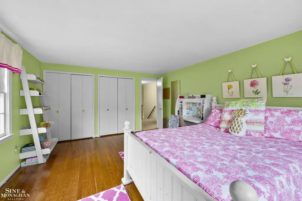 11 Wellington Place Grosse Pointe City MI 48230