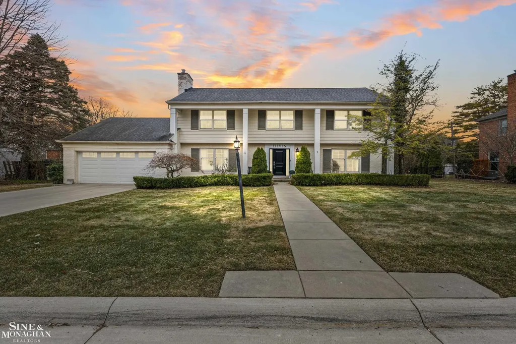 11 Wellington Place Grosse Pointe City MI 48230