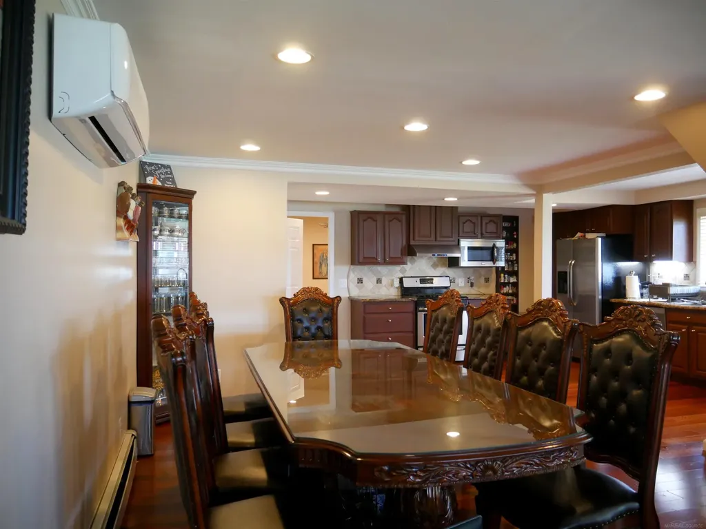1704 Cass Lake Front Road Keego Harbor City MI 48320