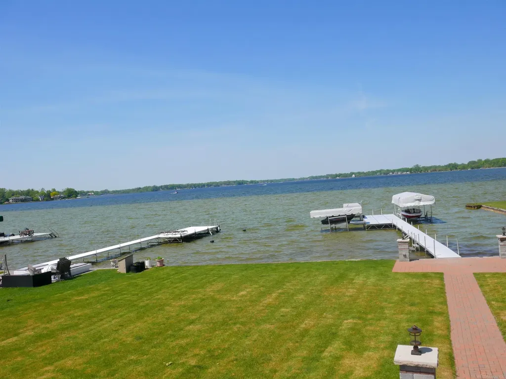 1704 Cass Lake Front Road Keego Harbor City MI 48320