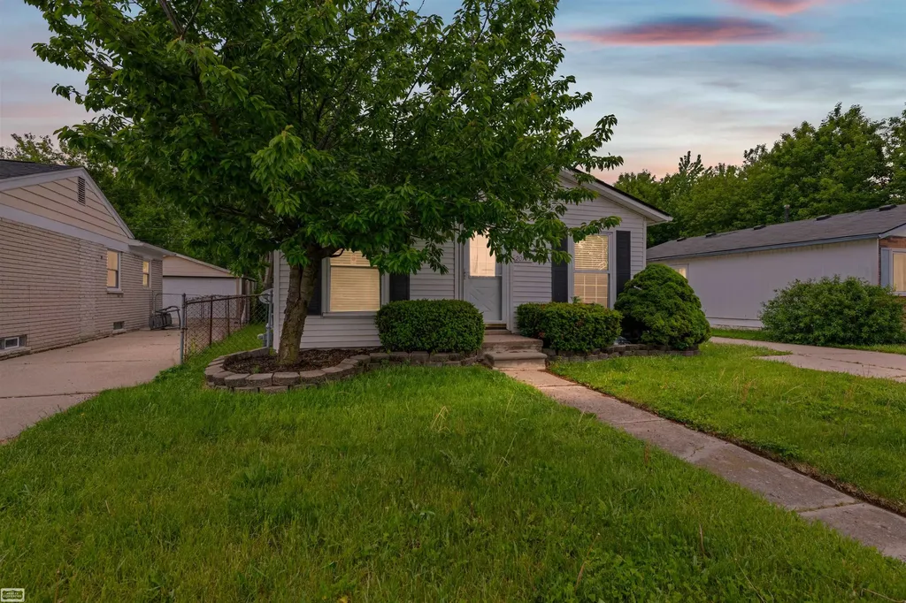 20171 Stafford Street Clinton Charter Township MI 48035