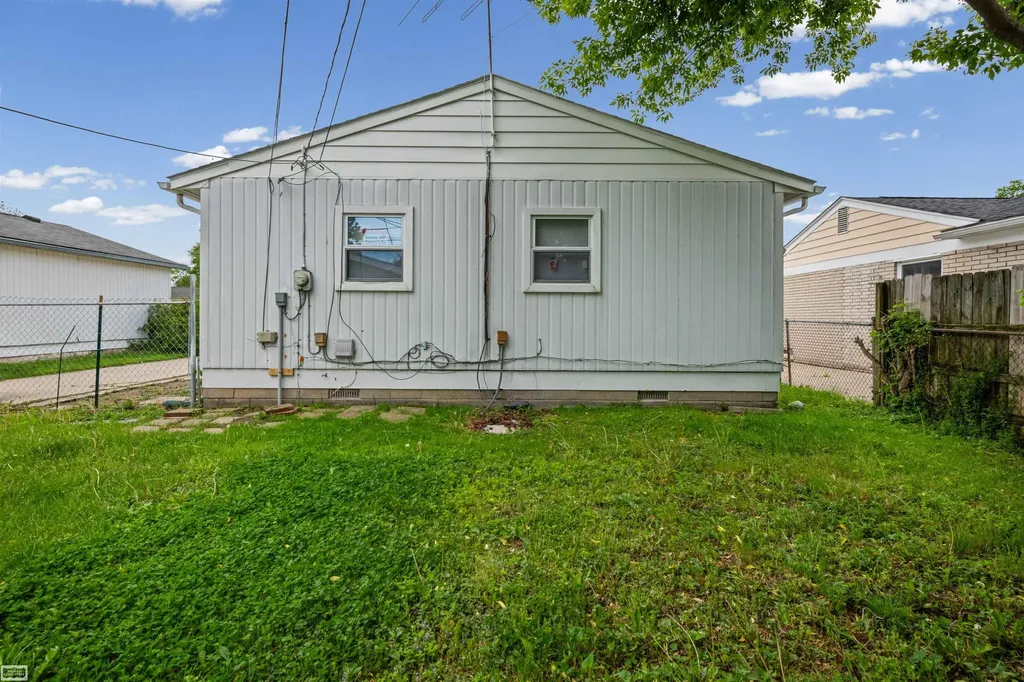 20171 Stafford Street Clinton Charter Township MI 48035