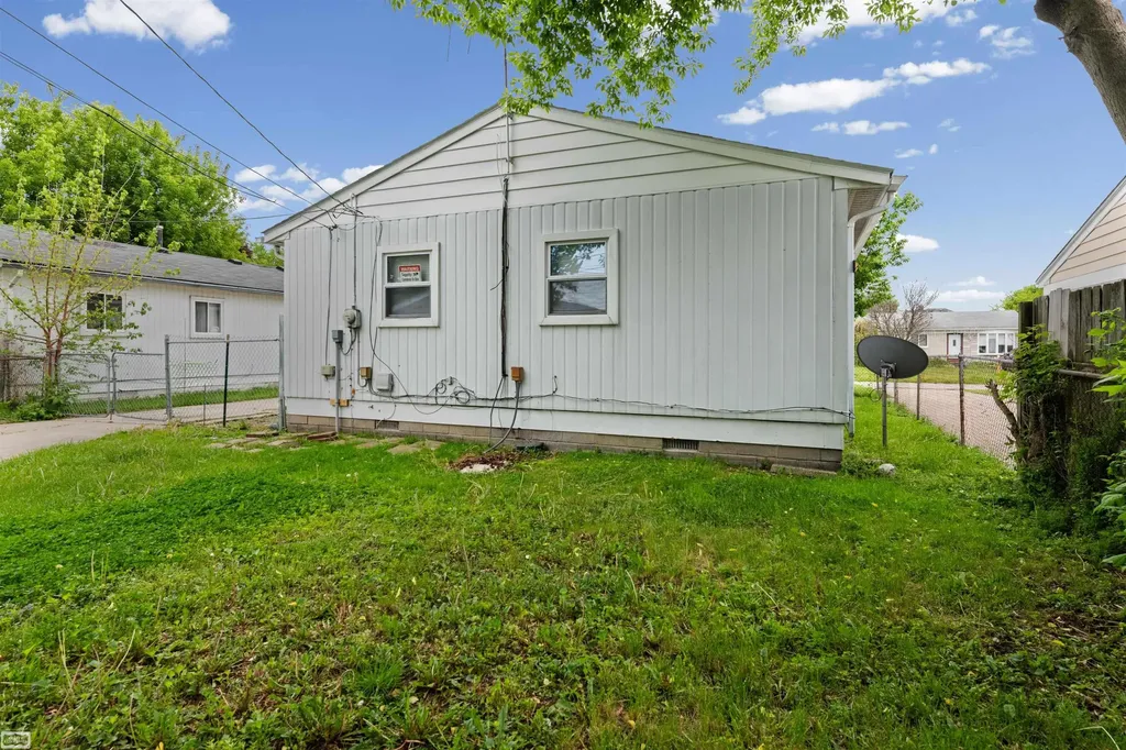20171 Stafford Street Clinton Charter Township MI 48035