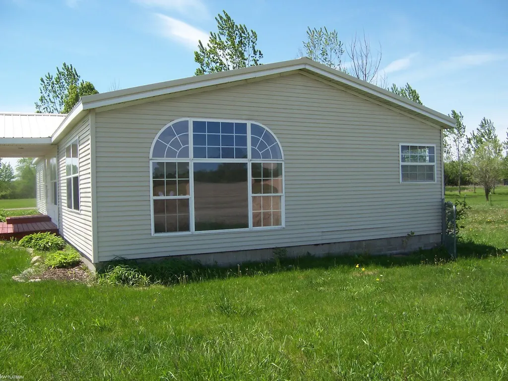 10222 Metcalf Road Greenwood Township MI 48006