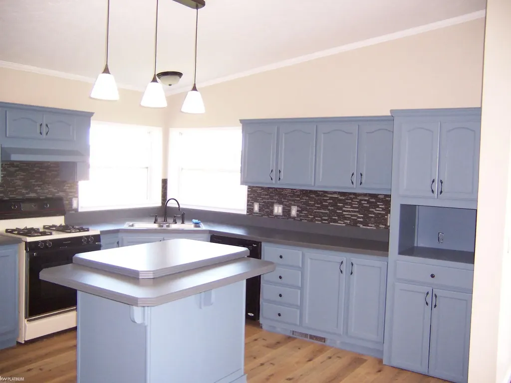 10222 Metcalf Road Greenwood Township MI 48006