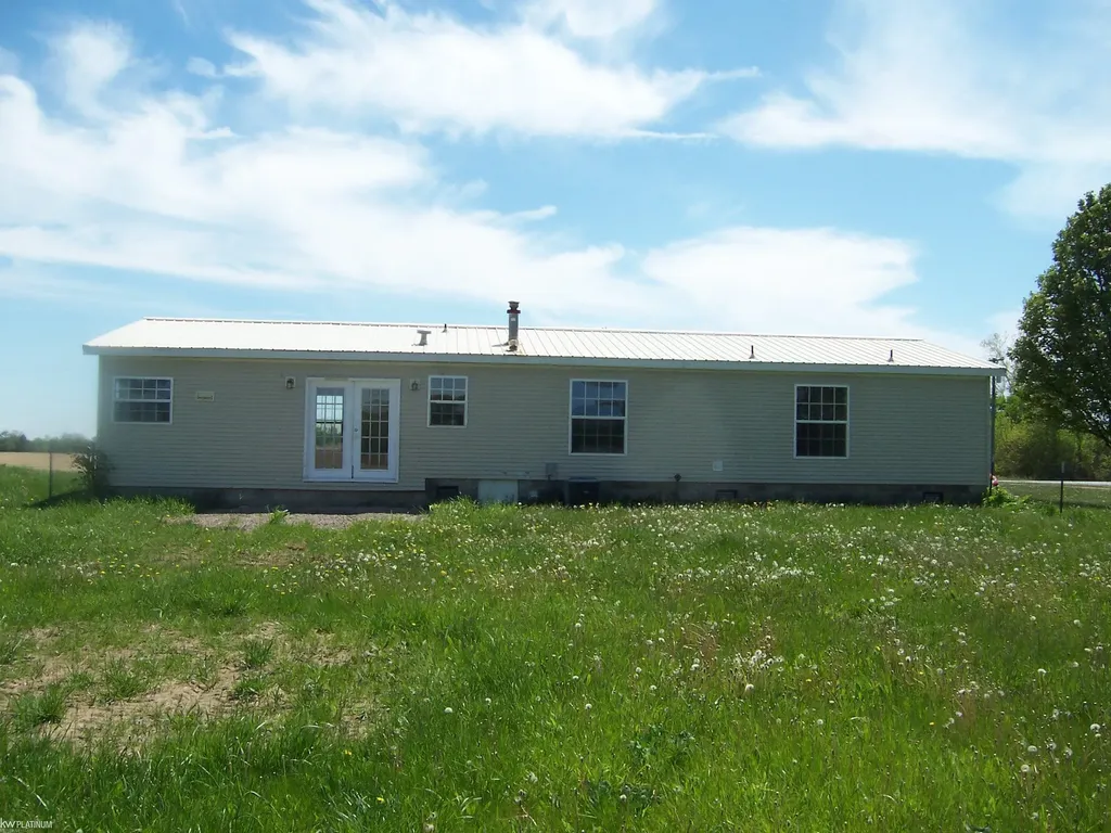 10222 Metcalf Road Greenwood Township MI 48006