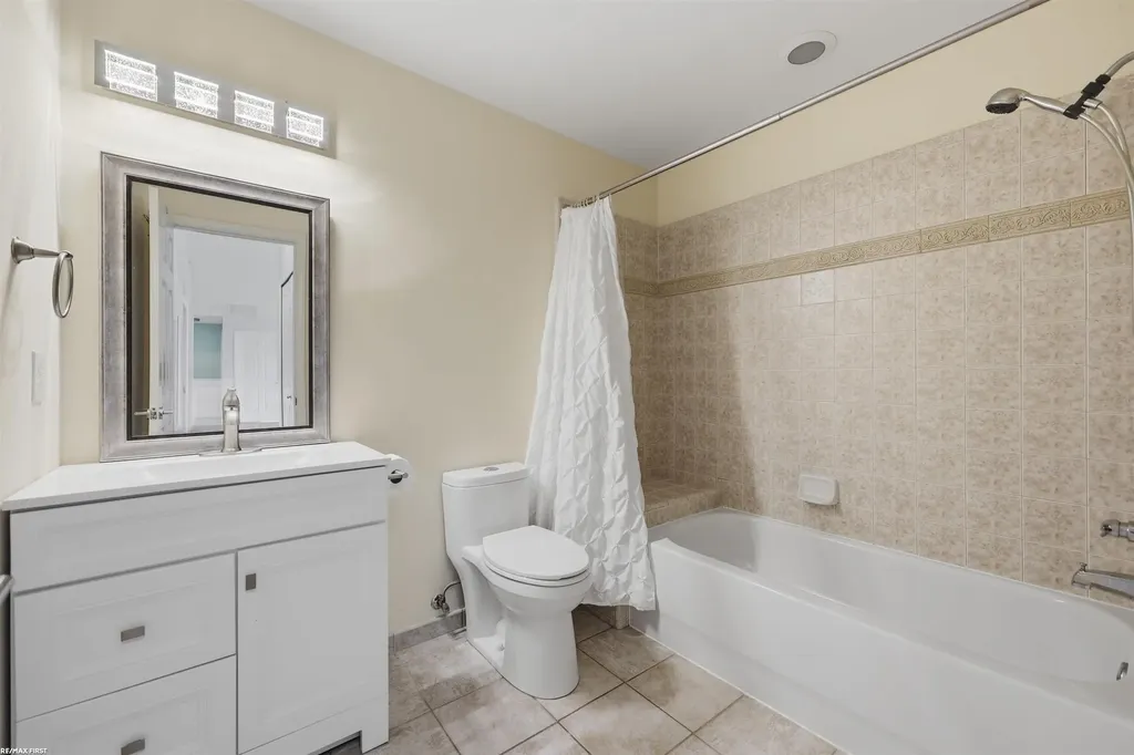 45653 Gable Drive Macomb Township MI 48044