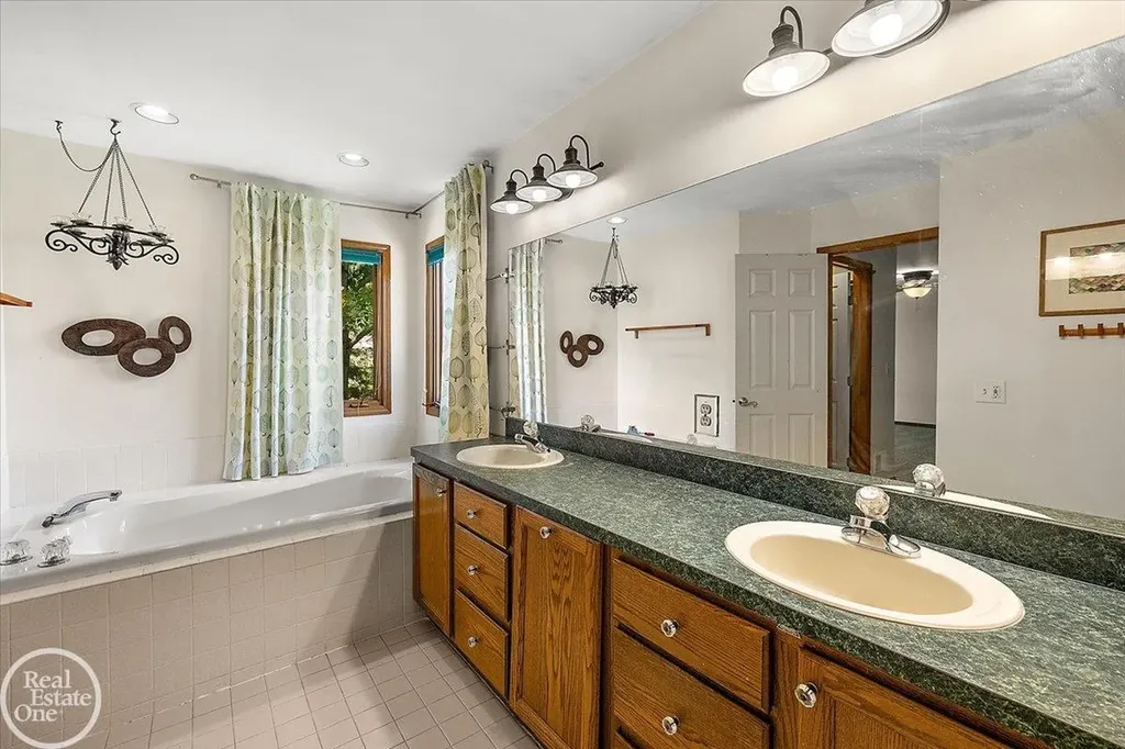 53291 Shanelle Lane Shelby Charter Township MI 48315