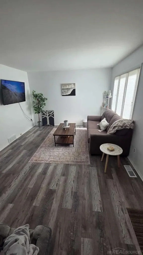 60 Willow Way Drive Waterford Charter Township MI 48328