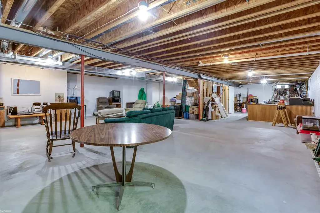 5656 Pine Court Kimball Township MI 48074
