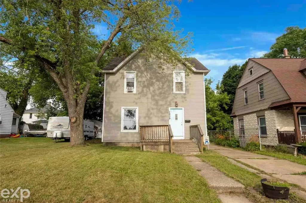 1939 Delwood SW Avenue Wyoming City MI 49509