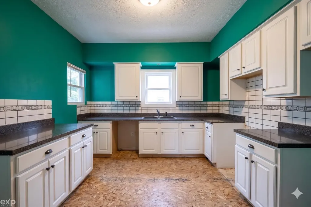 1939 Delwood SW Avenue Wyoming City MI 49509