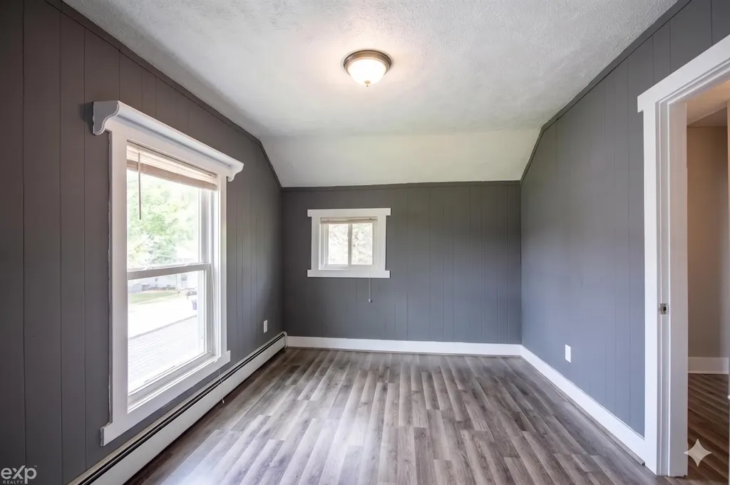 1939 Delwood SW Avenue Wyoming City MI 49509