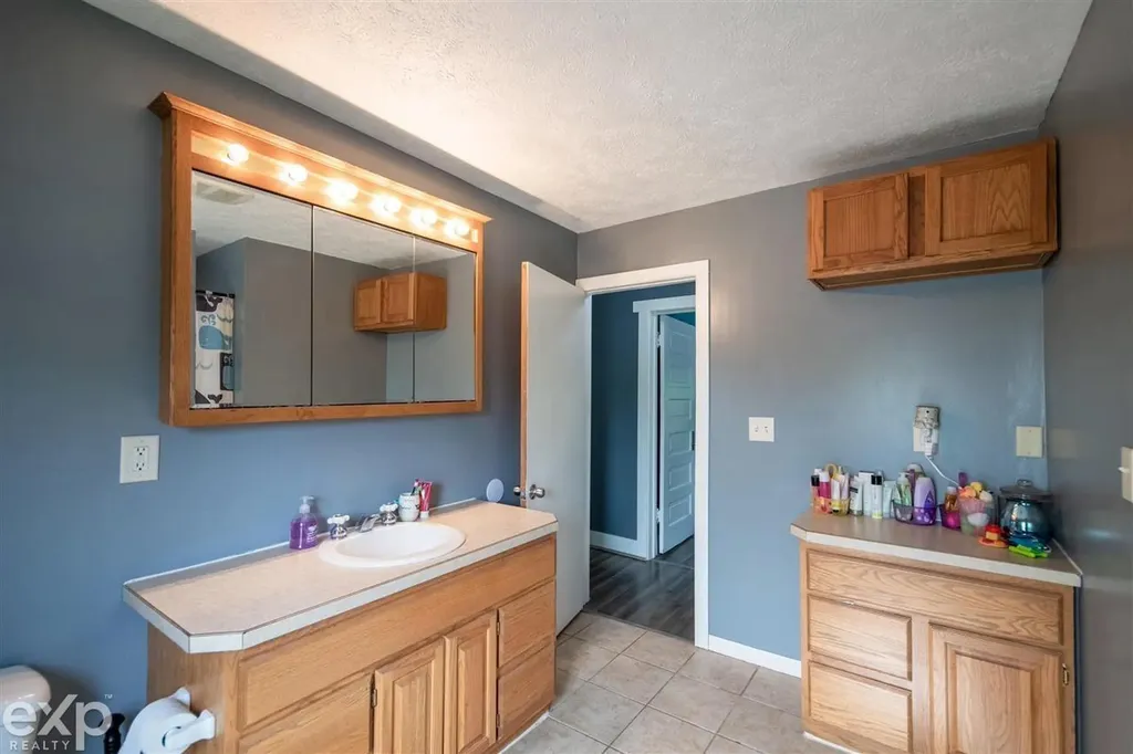 1939 Delwood SW Avenue Wyoming City MI 49509
