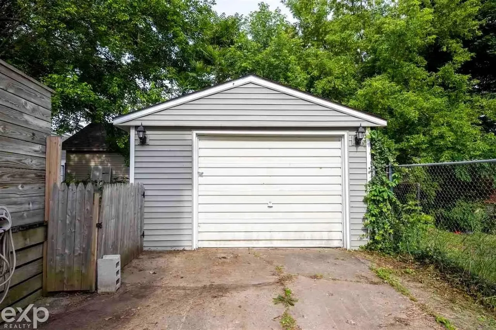 1939 Delwood SW Avenue Wyoming City MI 49509