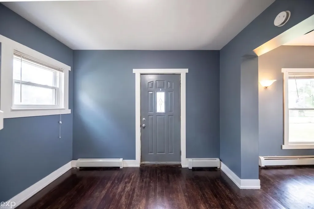 1939 Delwood SW Avenue Wyoming City MI 49509