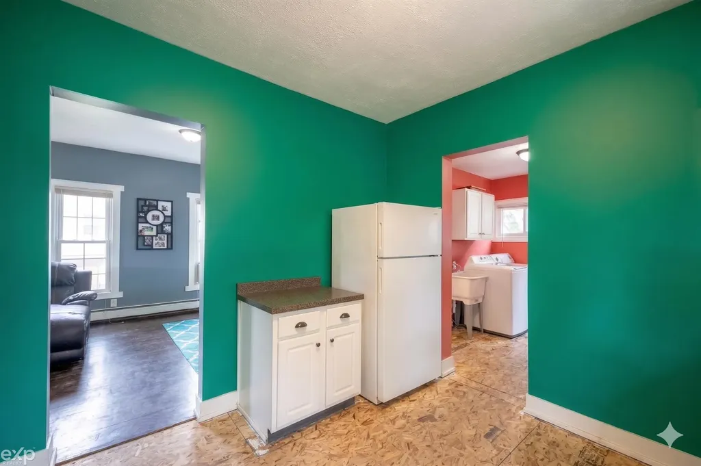1939 Delwood SW Avenue Wyoming City MI 49509