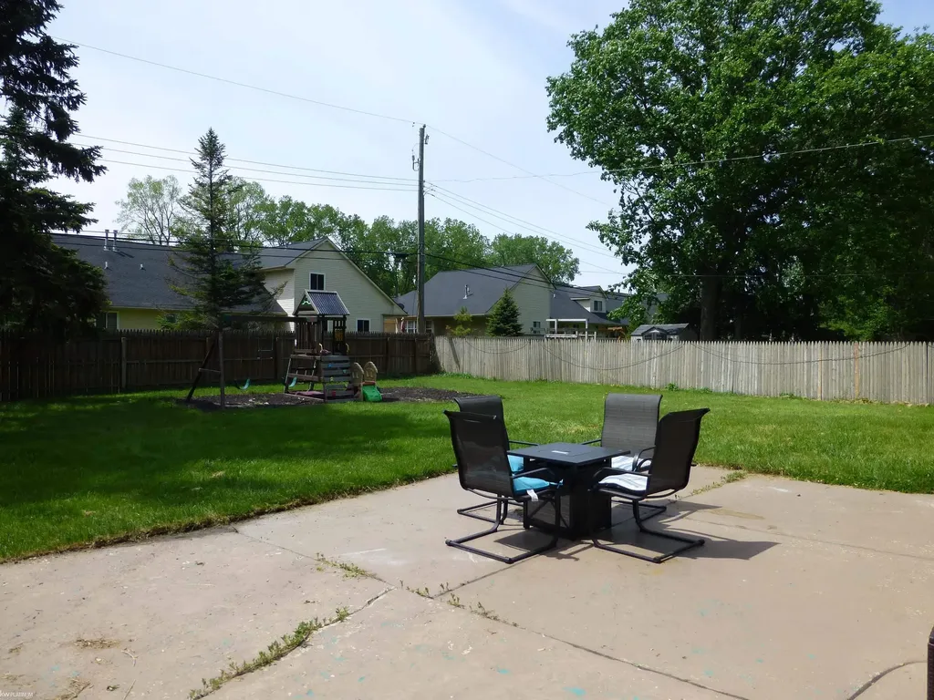 5544 Meadow View Street Sterling Heights City MI 48310